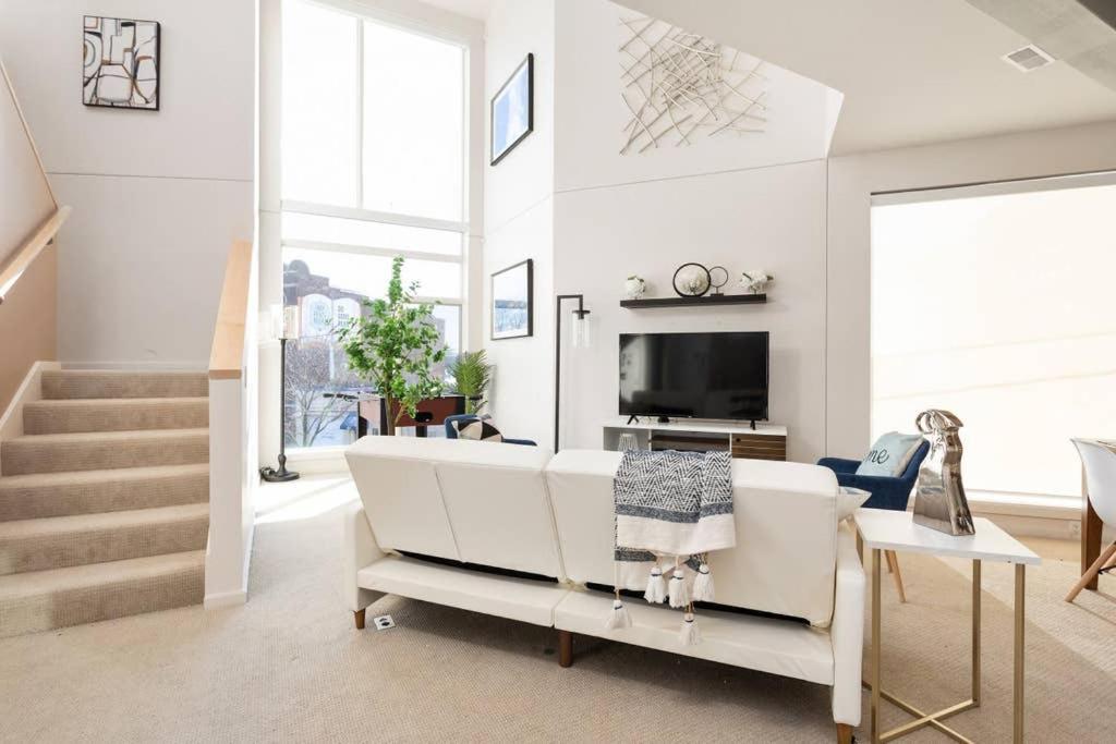 Upscale 3Br Penthouse By Cozysuites Indianapolis Exterior foto